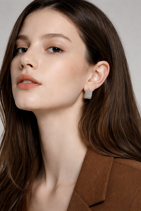 Structured Silver | Elevated Minimal Design